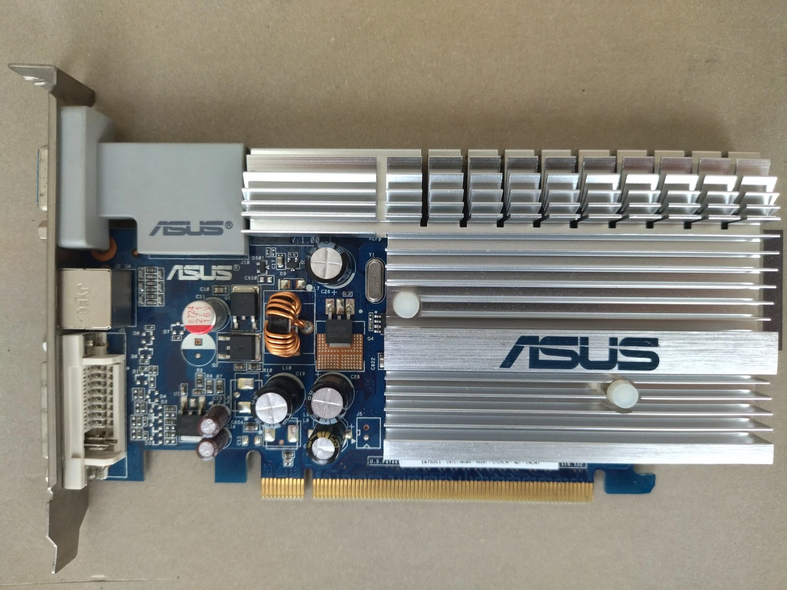 Asus GeForce 7300LE 256MB DDR2 64bit PCI-E